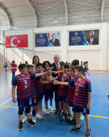 ALTINYILDIZDAN VOLEYBOLDA ÇİFTE KUPA